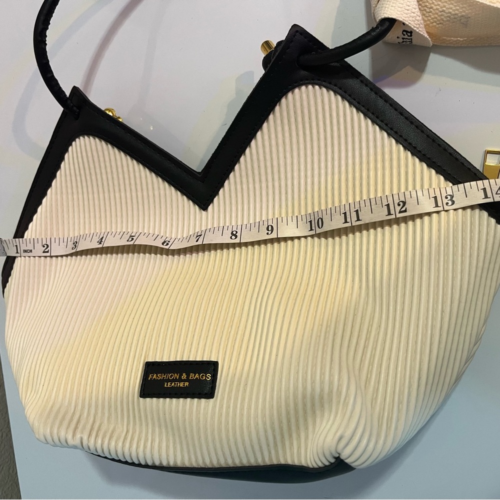 Cream and Black Women's Shoulder Bag - Picture 7 of 8